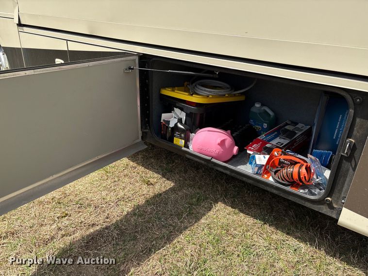 image for item EF1044 2006 Ford F550 RV