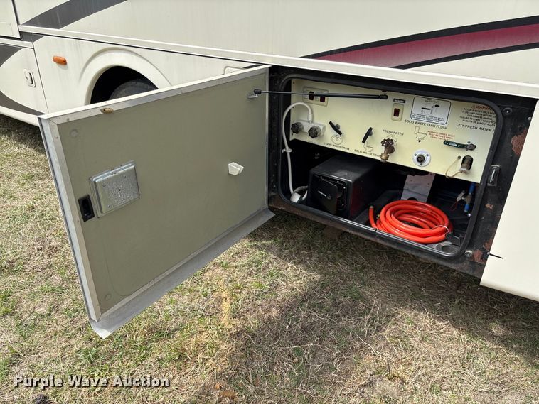 image for item EF1044 2006 Ford F550 RV
