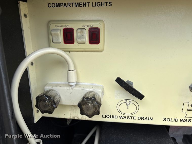 image for item EF1044 2006 Ford F550 RV