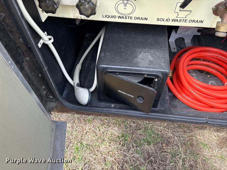 image for item EF1044 2006 Ford F550 RV