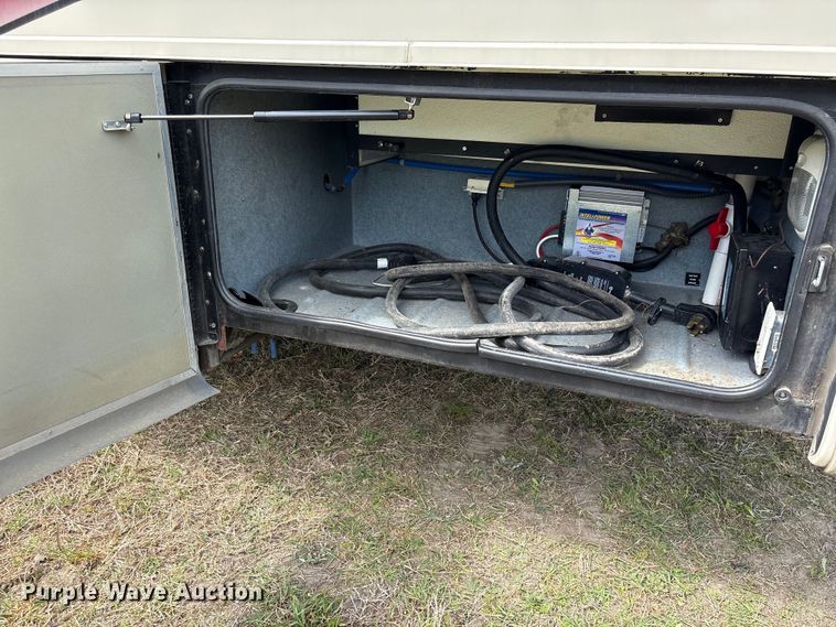 image for item EF1044 2006 Ford F550 RV