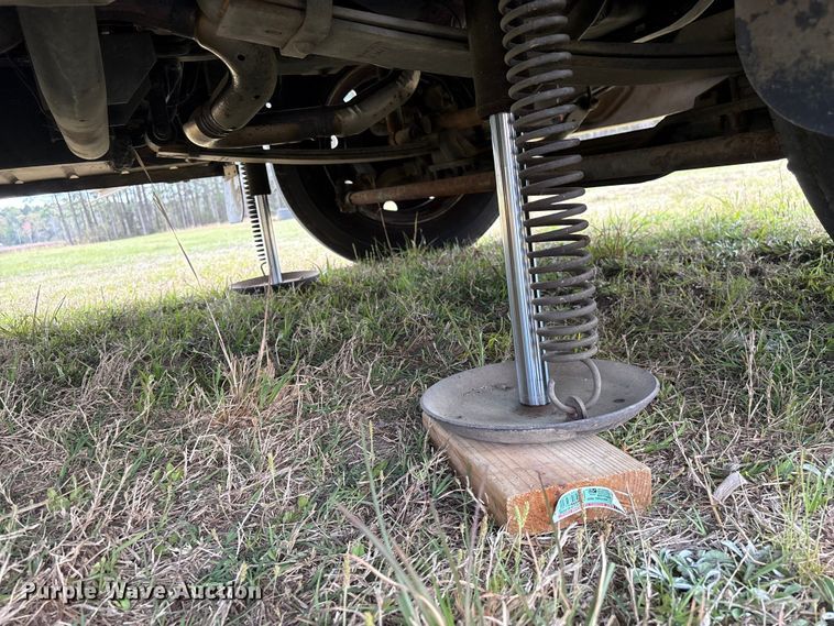 image for item EF1044 2006 Ford F550 RV