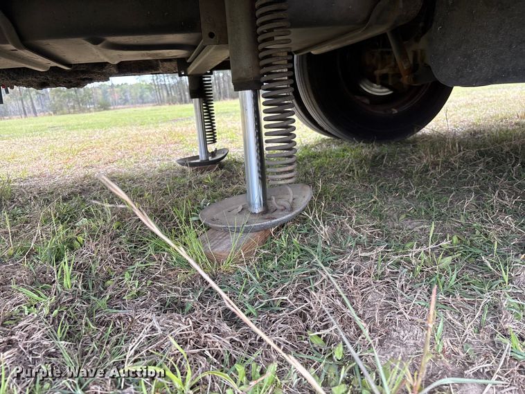 image for item EF1044 2006 Ford F550 RV
