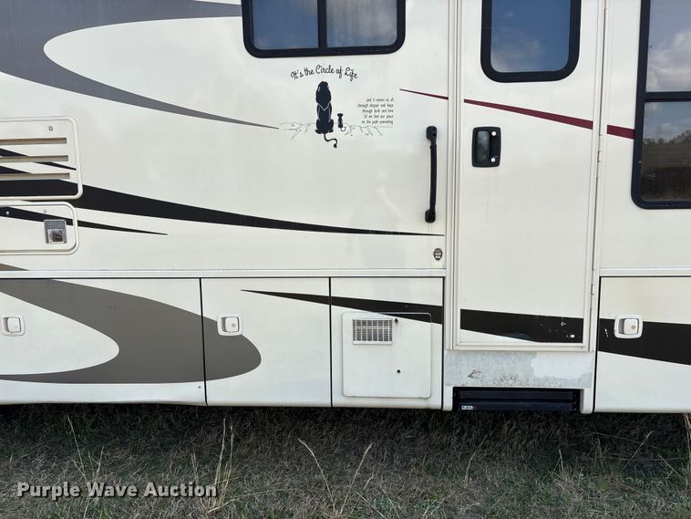 image for item EF1044 2006 Ford F550 RV