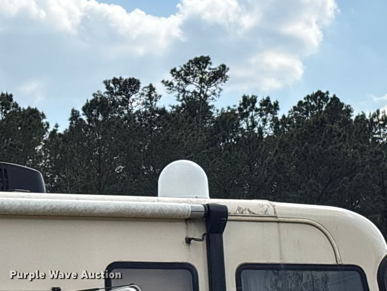 image for item EF1044 2006 Ford F550 RV