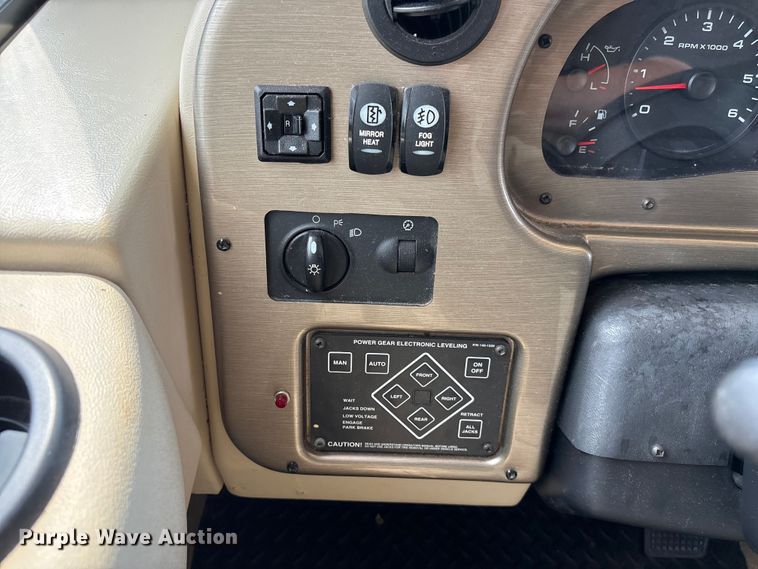 image for item EF1044 2006 Ford F550 RV