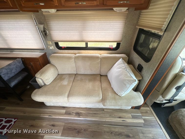image for item EF1044 2006 Ford F550 RV
