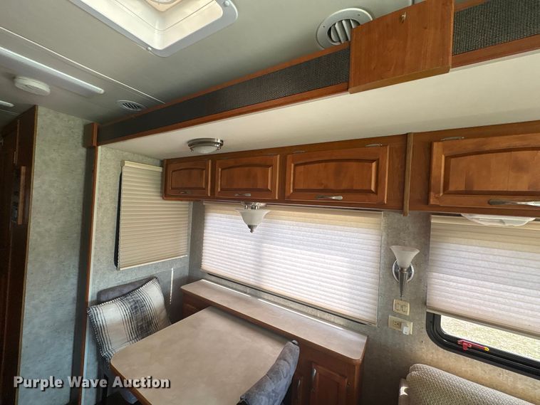 image for item EF1044 2006 Ford F550 RV
