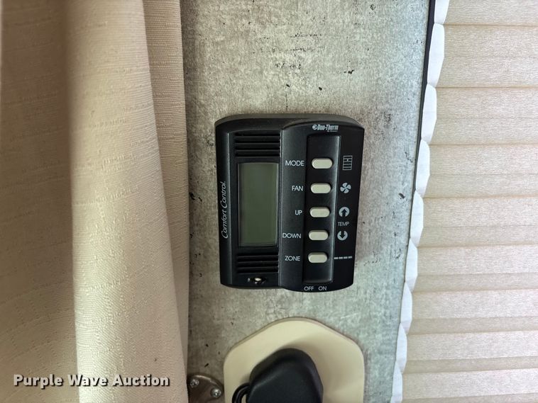 image for item EF1044 2006 Ford F550 RV