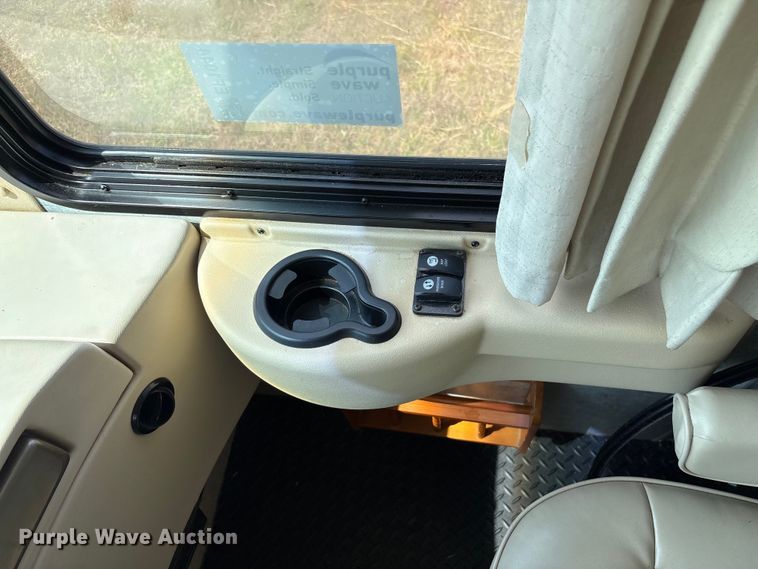 image for item EF1044 2006 Ford F550 RV