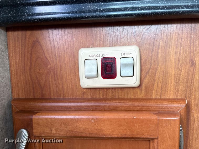 image for item EF1044 2006 Ford F550 RV