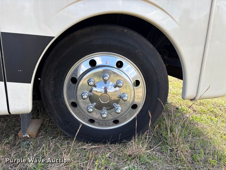 image for item EF1044 2006 Ford F550 RV
