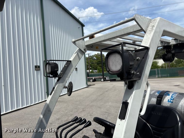 image for item EF1241 2018 UniCarriers CFS40 forklift