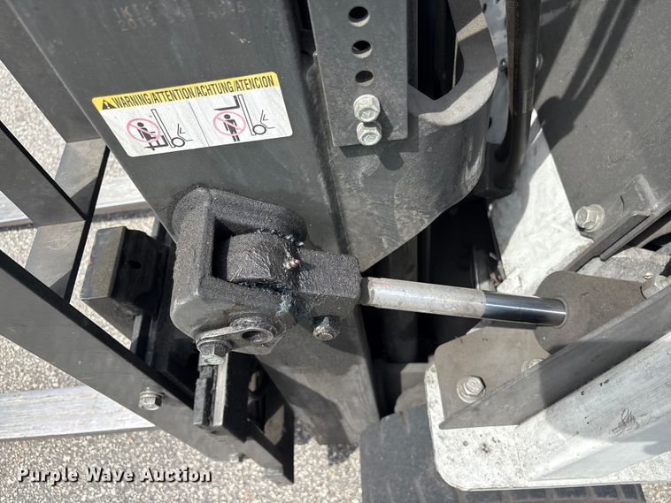 image for item EF1241 2018 UniCarriers CFS40 forklift