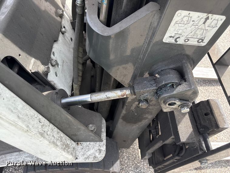 image for item EF1241 2018 UniCarriers CFS40 forklift