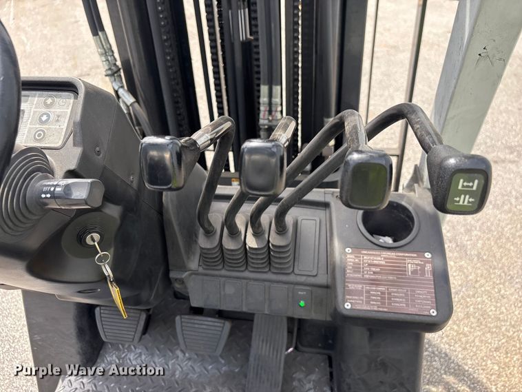 image for item EF1241 2018 UniCarriers CFS40 forklift