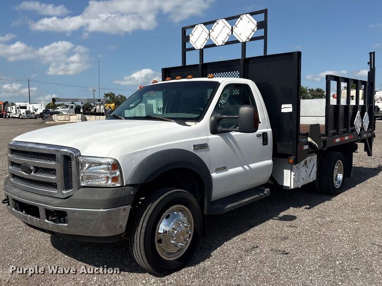 image for item EG5884 2007 Ford F450 Super Duty flatbed truck