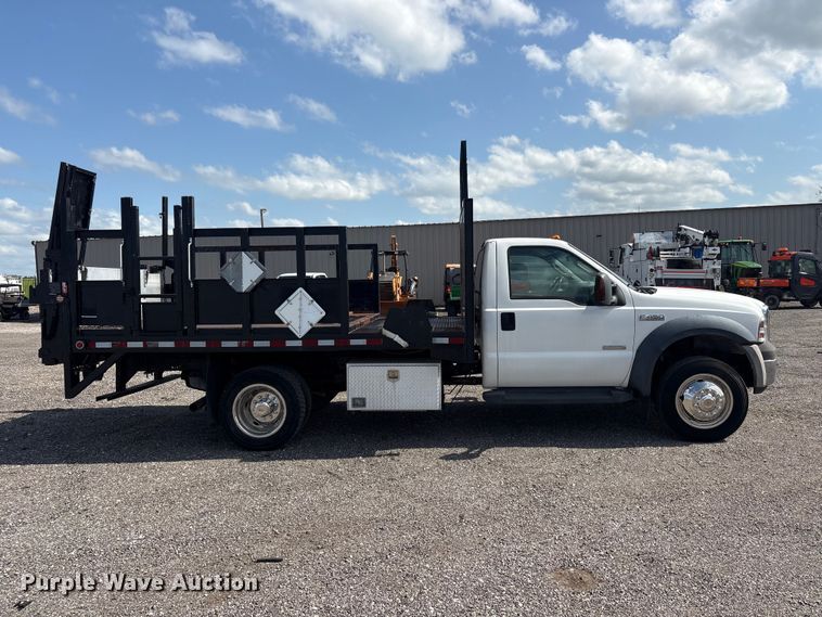 image for item EG5884 2007 Ford F450 Super Duty flatbed truck