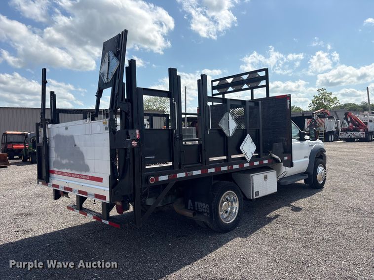 image for item EG5884 2007 Ford F450 Super Duty flatbed truck