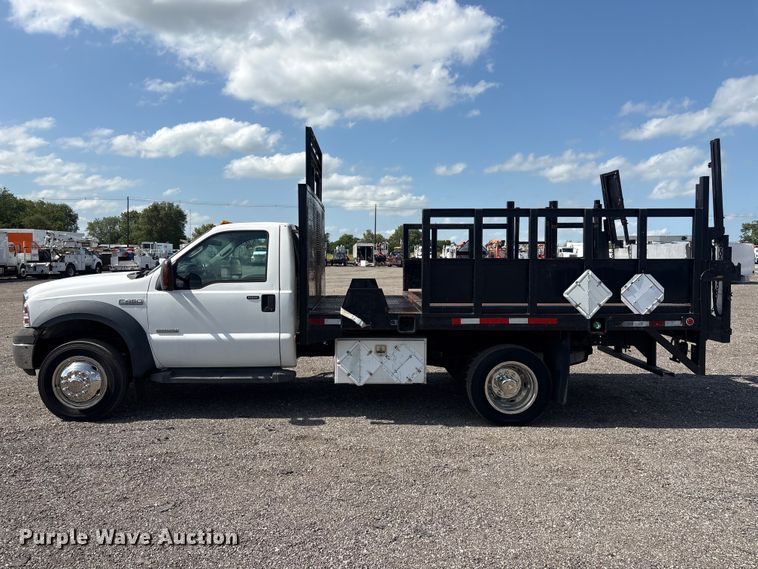 image for item EG5884 2007 Ford F450 Super Duty flatbed truck