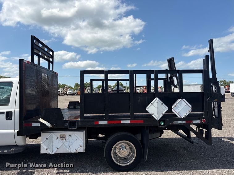 image for item EG5884 2007 Ford F450 Super Duty flatbed truck