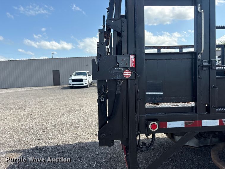 image for item EG5884 2007 Ford F450 Super Duty flatbed truck