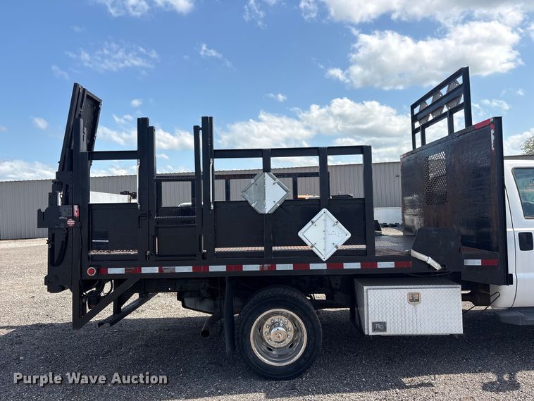 image for item EG5884 2007 Ford F450 Super Duty flatbed truck