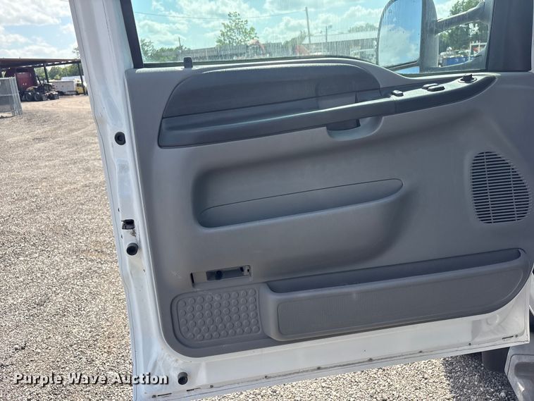 image for item EG5884 2007 Ford F450 Super Duty flatbed truck