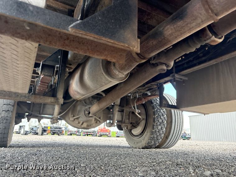 image for item EG5884 2007 Ford F450 Super Duty flatbed truck
