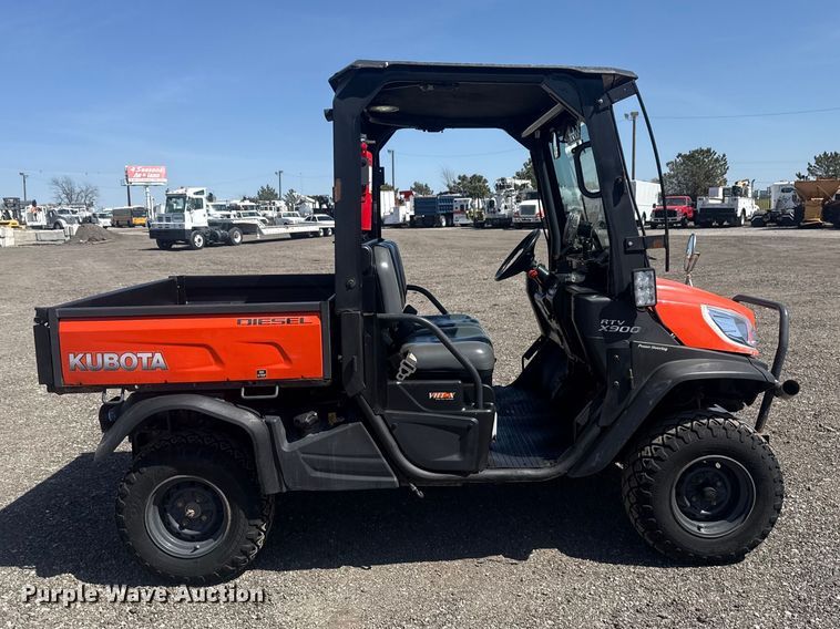 image for item EG8890 2013 Kubota RTV-X900 utility / service truck