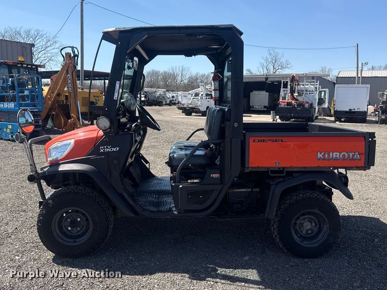 image for item EG8890 2013 Kubota RTV-X900 utility / service truck