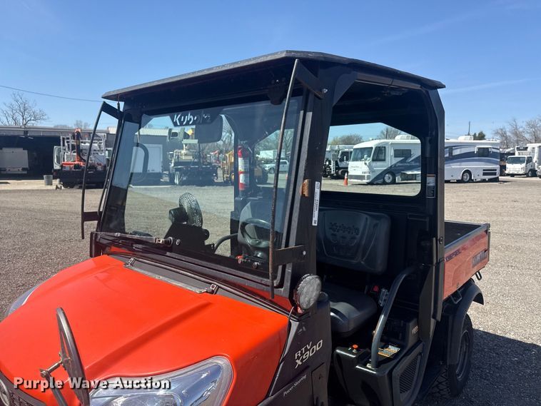image for item EG8890 2013 Kubota RTV-X900 utility / service truck