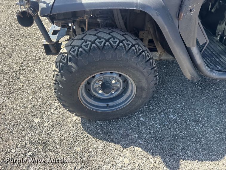 image for item EG8890 2013 Kubota RTV-X900 utility / service truck