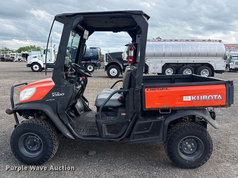 image for item EG8966 2015 Kubota RTV-X900 utility vehicle