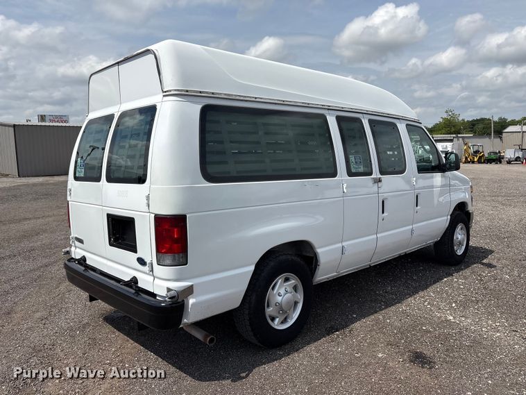 image for item EG9122 2008 Ford E150 handicap accessible prisoner transport van