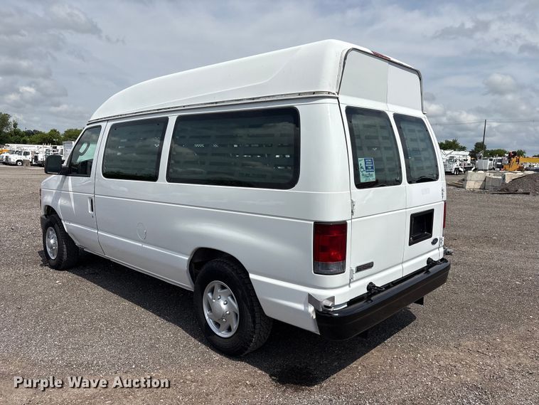 image for item EG9122 2008 Ford E150 handicap accessible prisoner transport van
