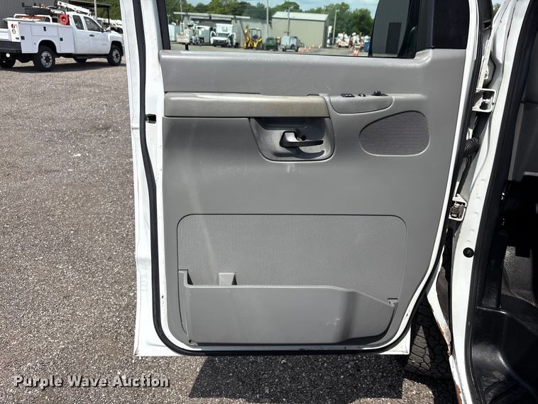 image for item EG9122 2008 Ford E150 handicap accessible prisoner transport van