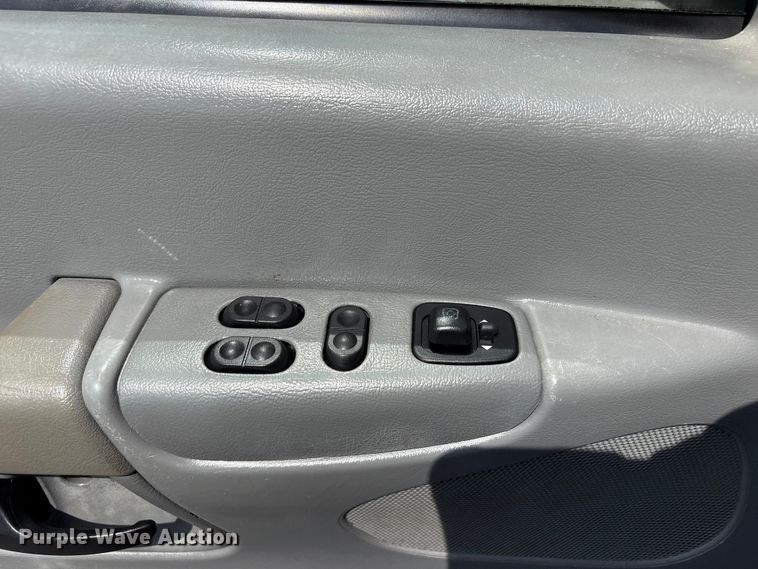 image for item EG9122 2008 Ford E150 handicap accessible prisoner transport van
