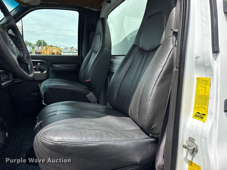 image for item EG9137 2007 Chevrolet C4500 box truck