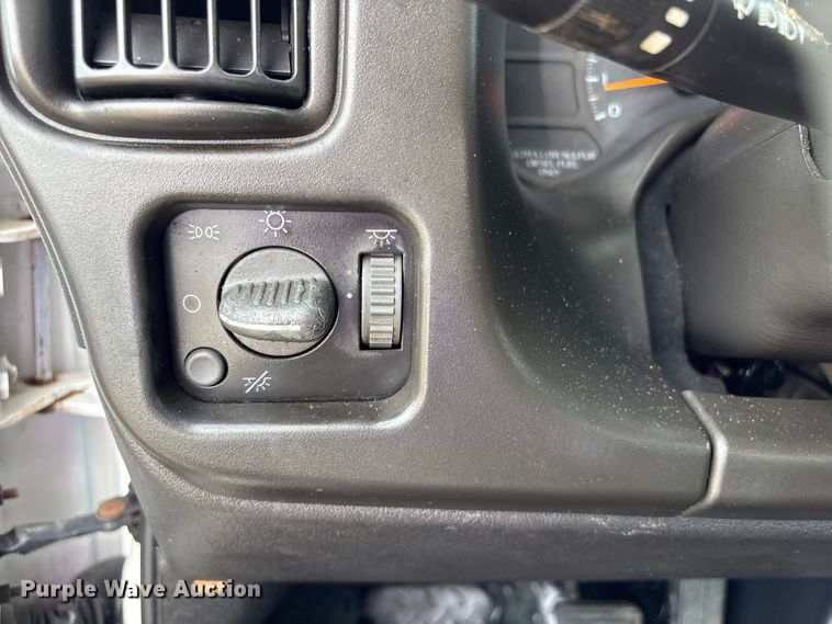 image for item EG9137 2007 Chevrolet C4500 box truck