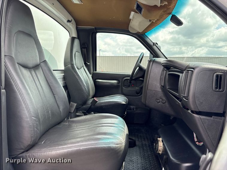 image for item EG9137 2007 Chevrolet C4500 box truck