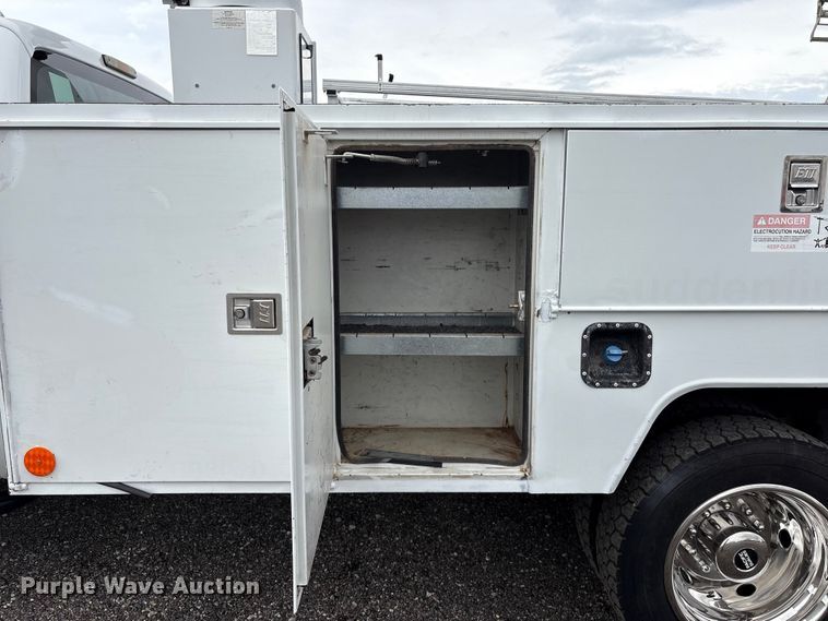 image for item EG9140 2012 Ford F450 Super Duty bucket truck
