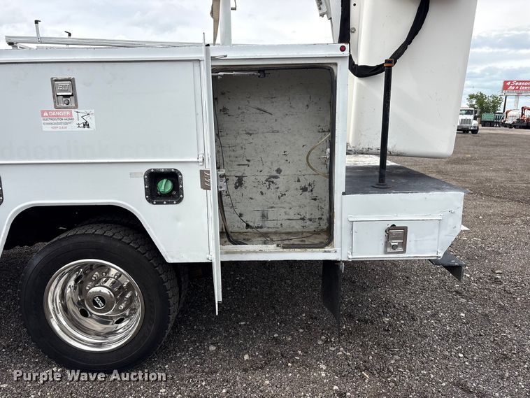 image for item EG9140 2012 Ford F450 Super Duty bucket truck
