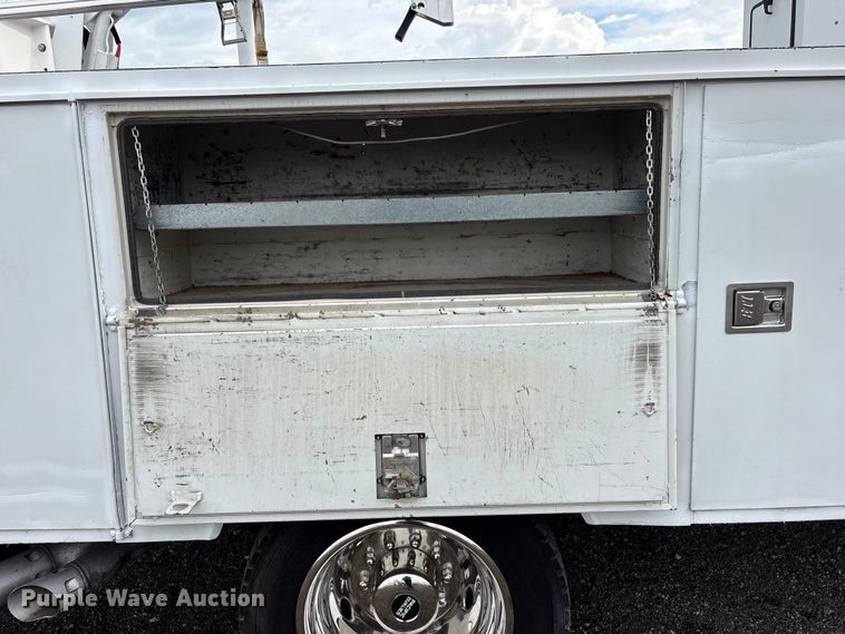 image for item EG9140 2012 Ford F450 Super Duty bucket truck