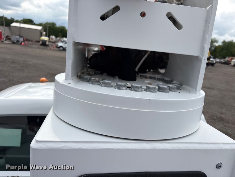 image for item EG9140 2012 Ford F450 Super Duty bucket truck