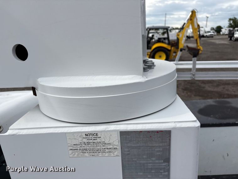 image for item EG9140 2012 Ford F450 Super Duty bucket truck