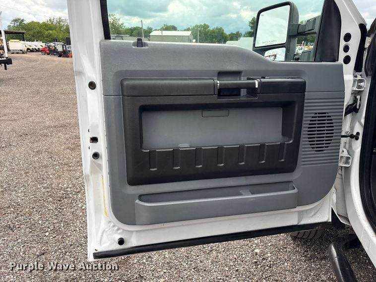 image for item EG9140 2012 Ford F450 Super Duty bucket truck