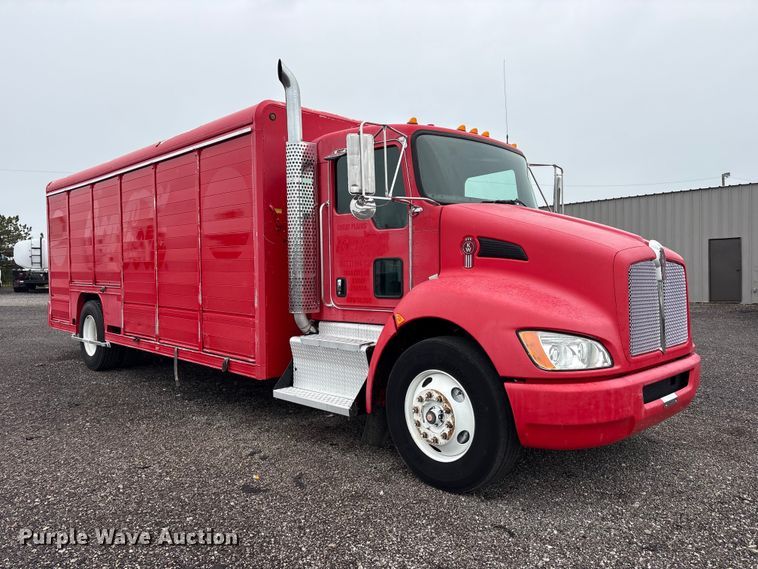 image for item EG9151 2012 Kenworth T370 delivery truck