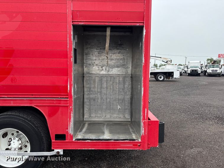 image for item EG9151 2012 Kenworth T370 delivery truck