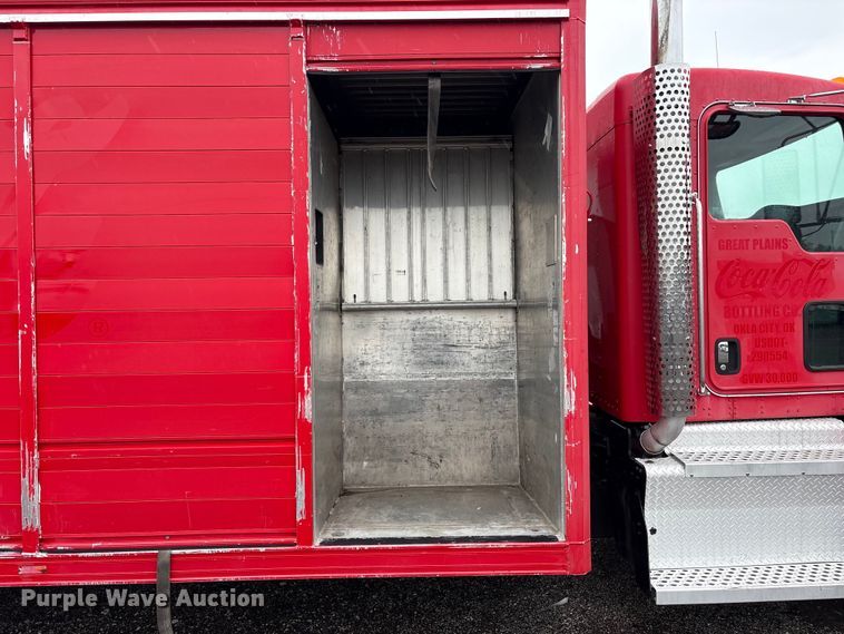 image for item EG9151 2012 Kenworth T370 delivery truck
